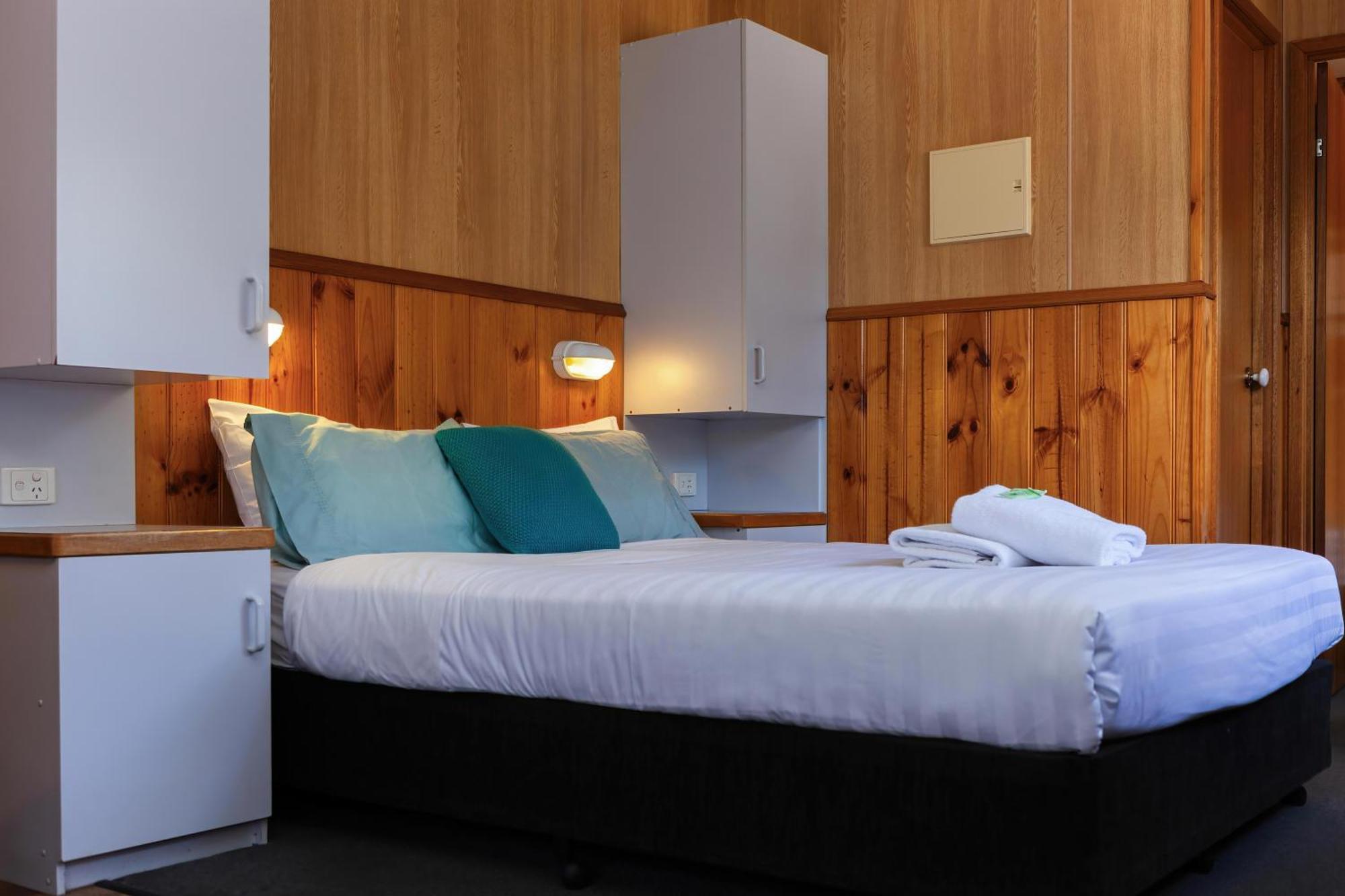 Big4 Albury Tourist Park Hotel Exterior photo